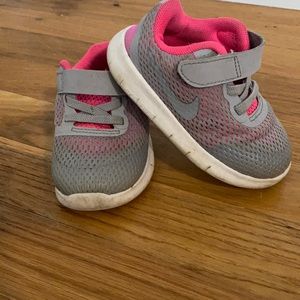 Nike free toddler sneakers size 6c